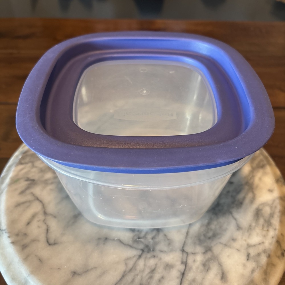 Rubbermaid 7 Cup Food Saver Storage Container Clear Base 7J63 14 Blue Lid 10M3M4